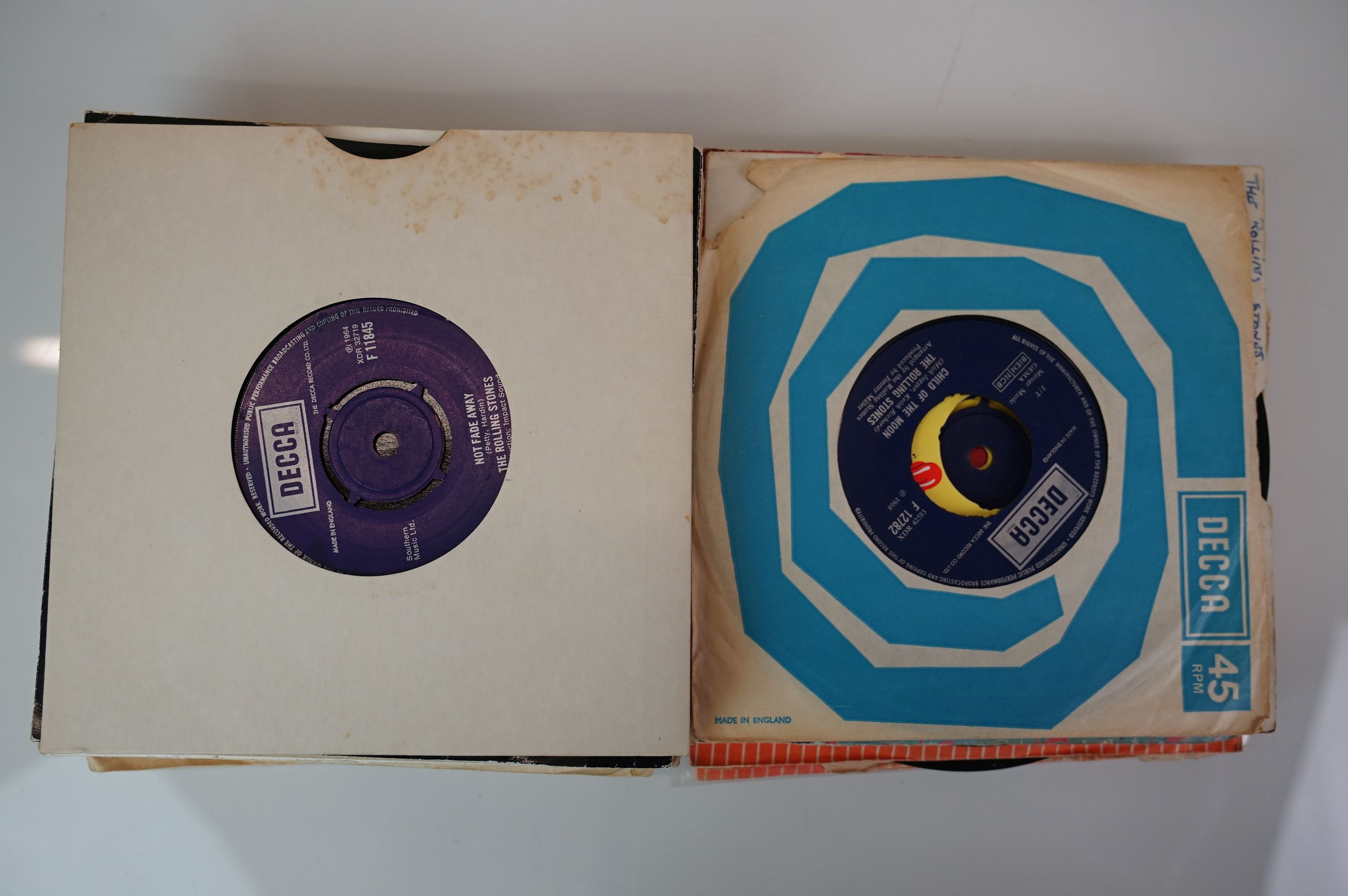 Vinyl - Collection of 28 The Rolling Stones 45s many in company sleeves to include Not Fade Away, - Image 22 of 33