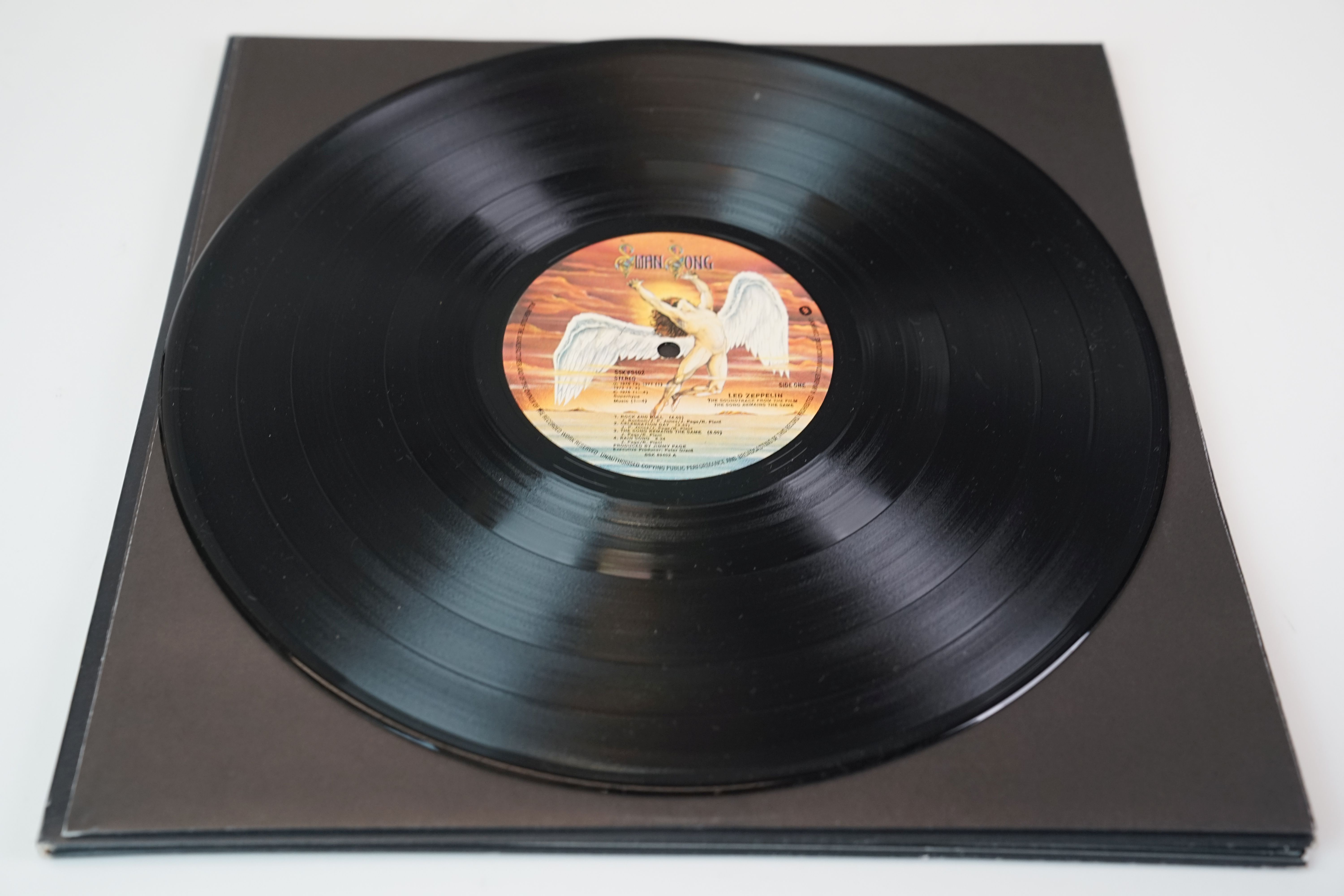 Vinyl - Three Led Zeppelin LPs to include I (K40031 orange green label), II (K40037 orange green - Image 13 of 18