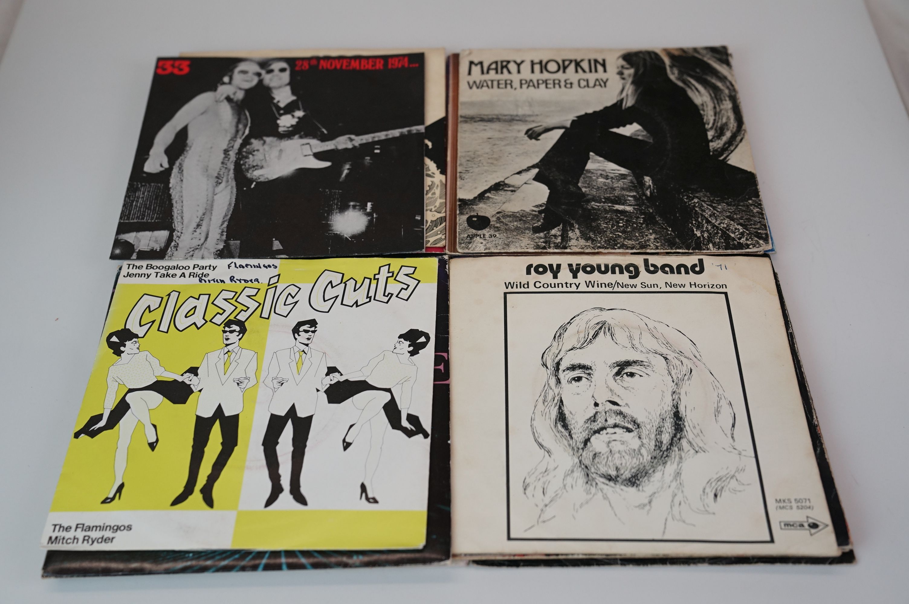 Vinyl - Collection of approximately 75 1970s Rock & Pop 45s in picture sleeves - Image 10 of 20