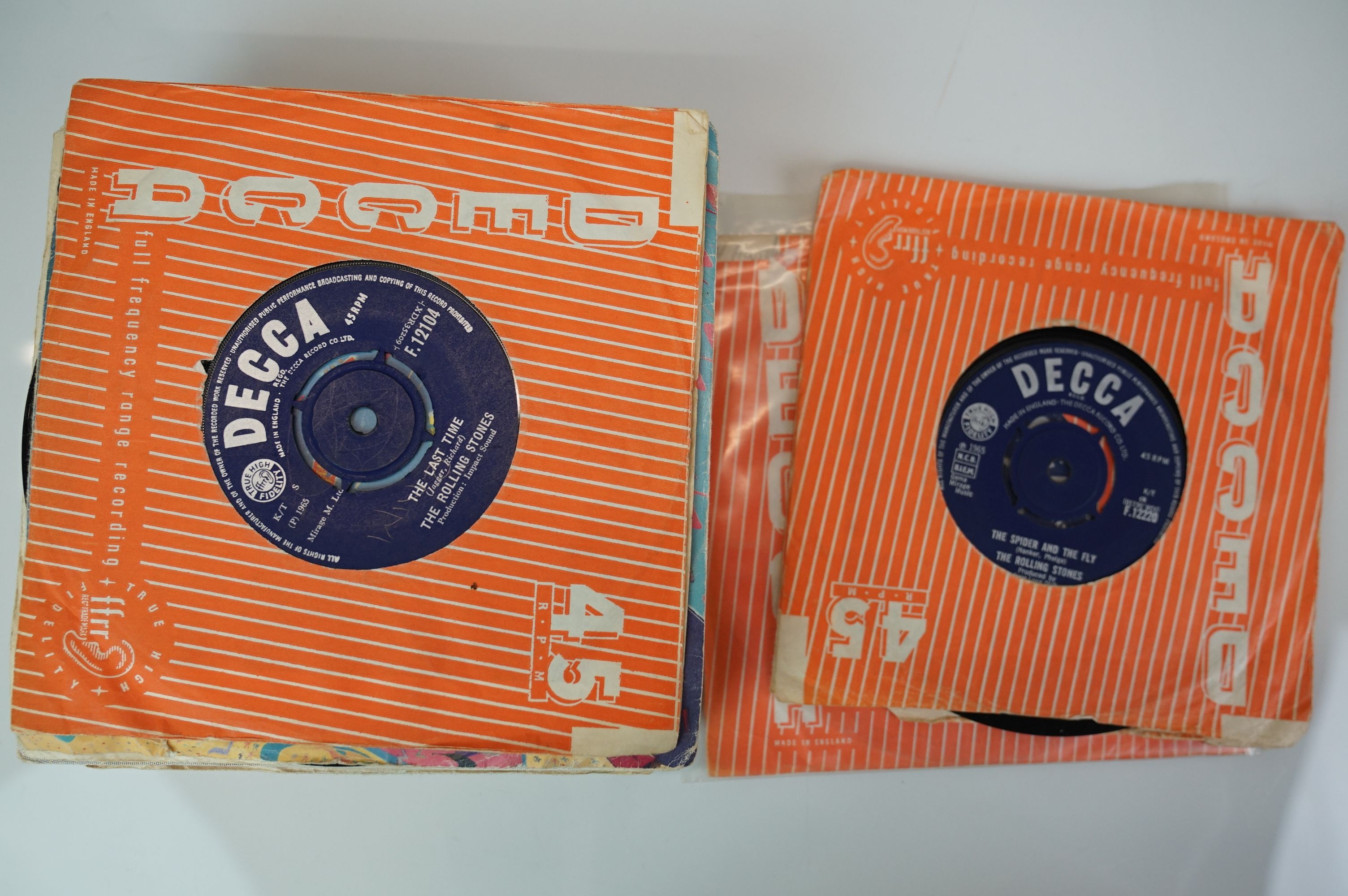 Vinyl - Collection of 28 The Rolling Stones 45s many in company sleeves to include Not Fade Away, - Image 31 of 33