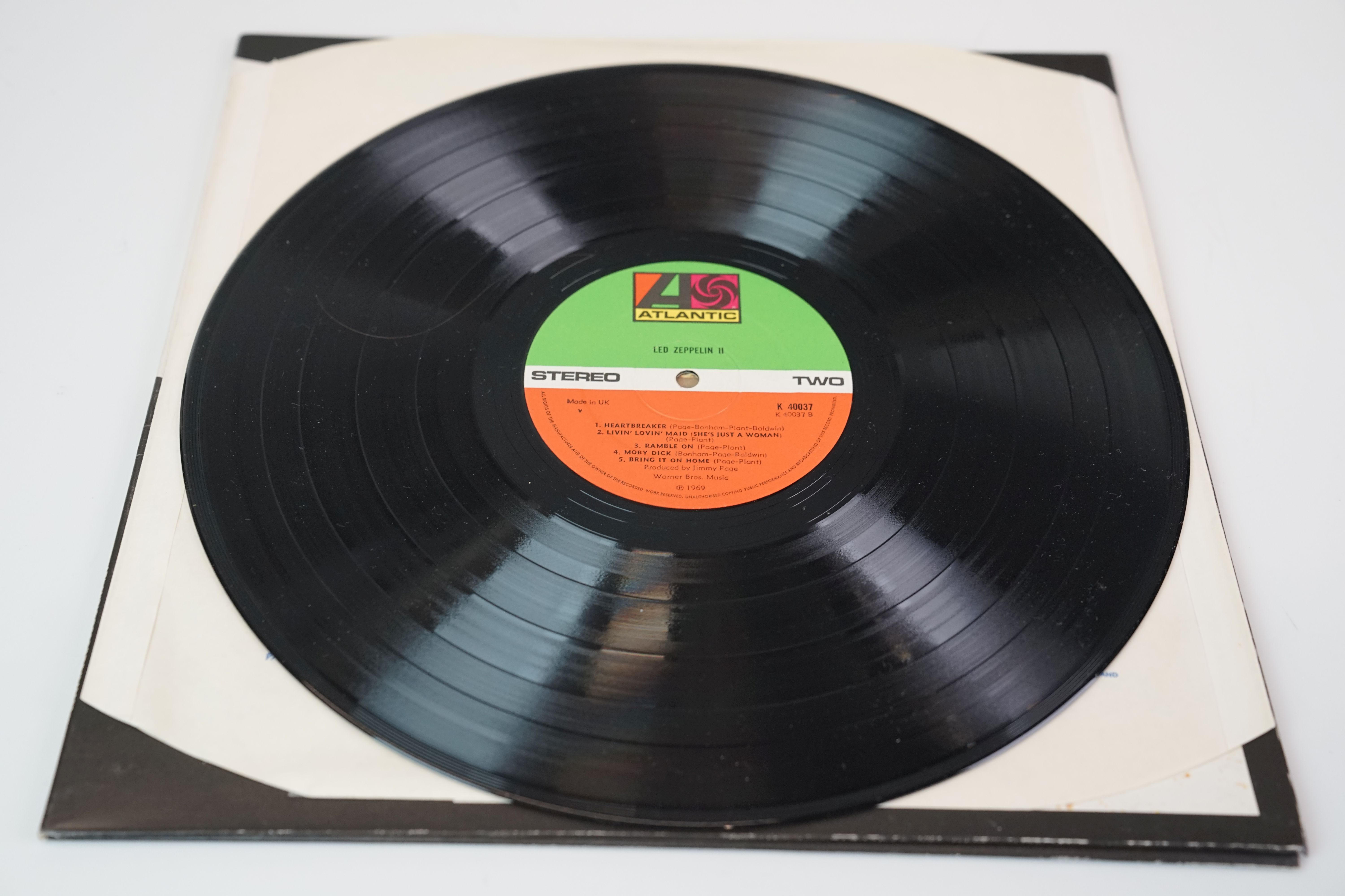 Vinyl - Three Led Zeppelin LPs to include I (K40031 orange green label), II (K40037 orange green - Image 17 of 18