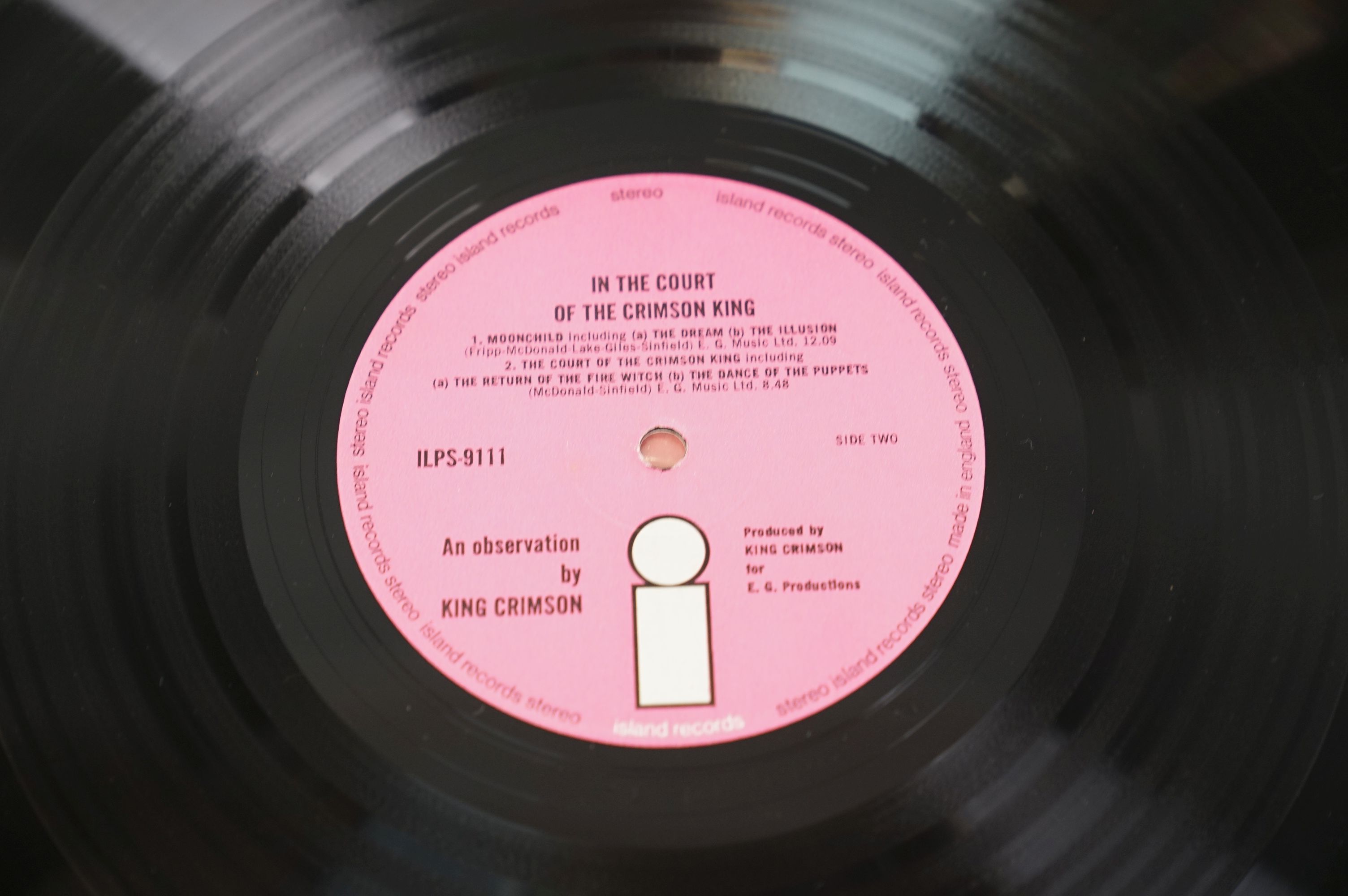 Vinyl - King Crimson In The Court LP on Island ILPS 9111, pink 'i' logo label, vinyl vg+, sleeves - Image 7 of 10