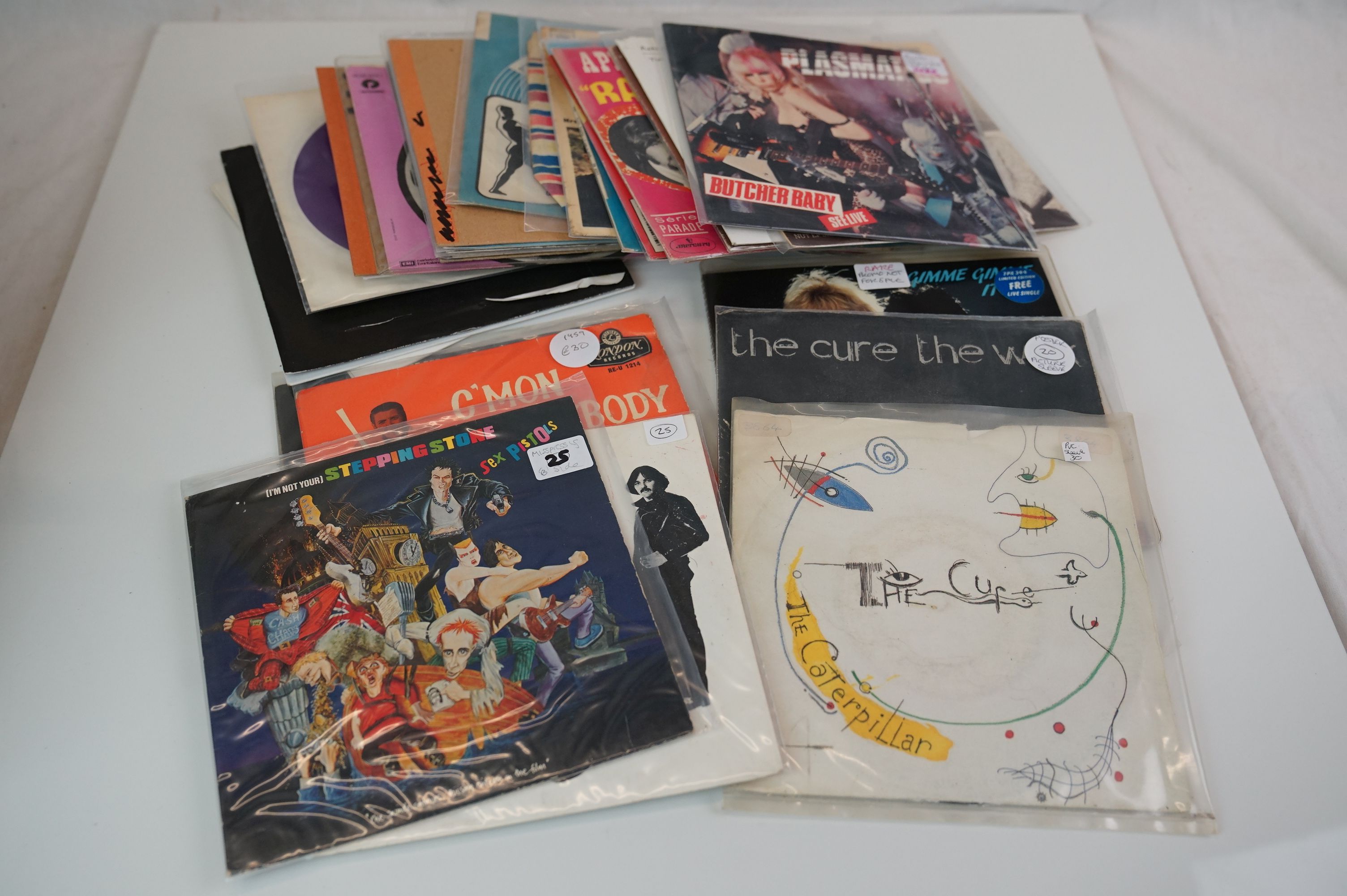 Vinyl - Collection of 28 EPs and 45s to include The Cure, Deep Purple, Fleetwood Mac etc - Image 3 of 4