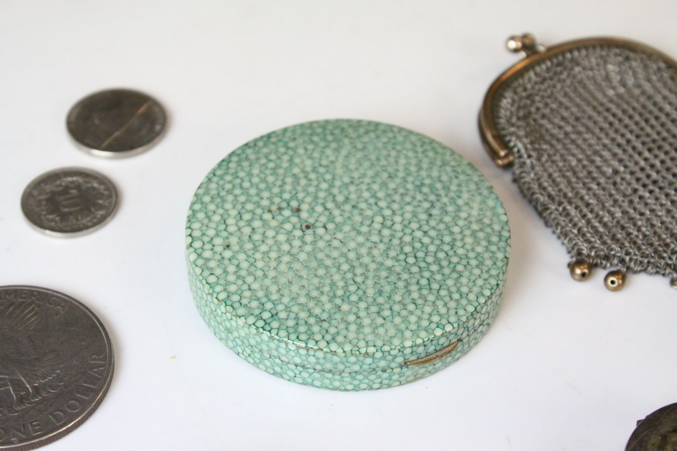 Shagreen Compact, Silver Pill Box, 800 grade Silver Box, Silver Sugar Nips and a Small Chain Mail - Image 2 of 9