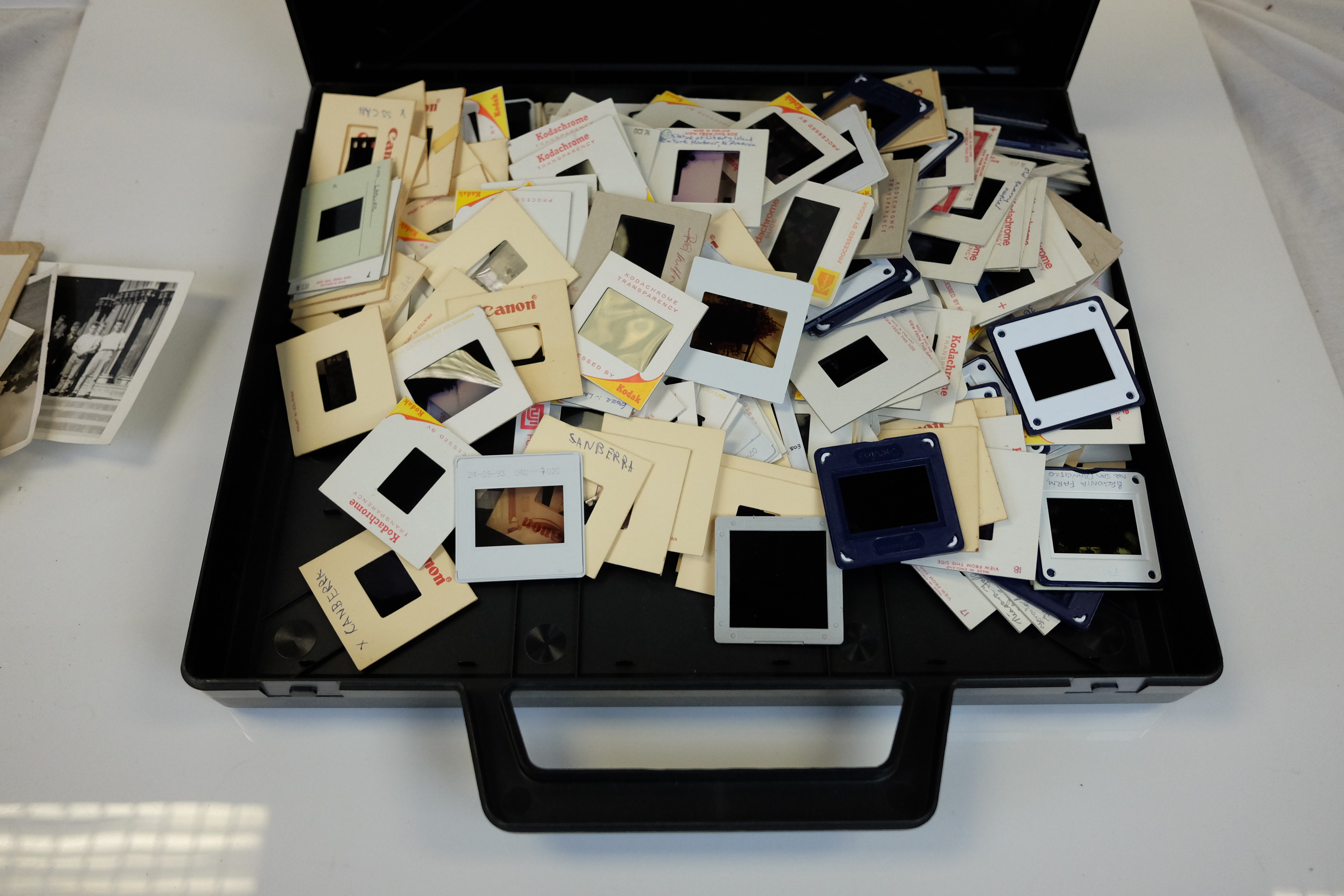 Large Collection of Worldwide Photo Projector Slides from 1960's onwards plus Projector Accessories, - Bild 31 aus 33