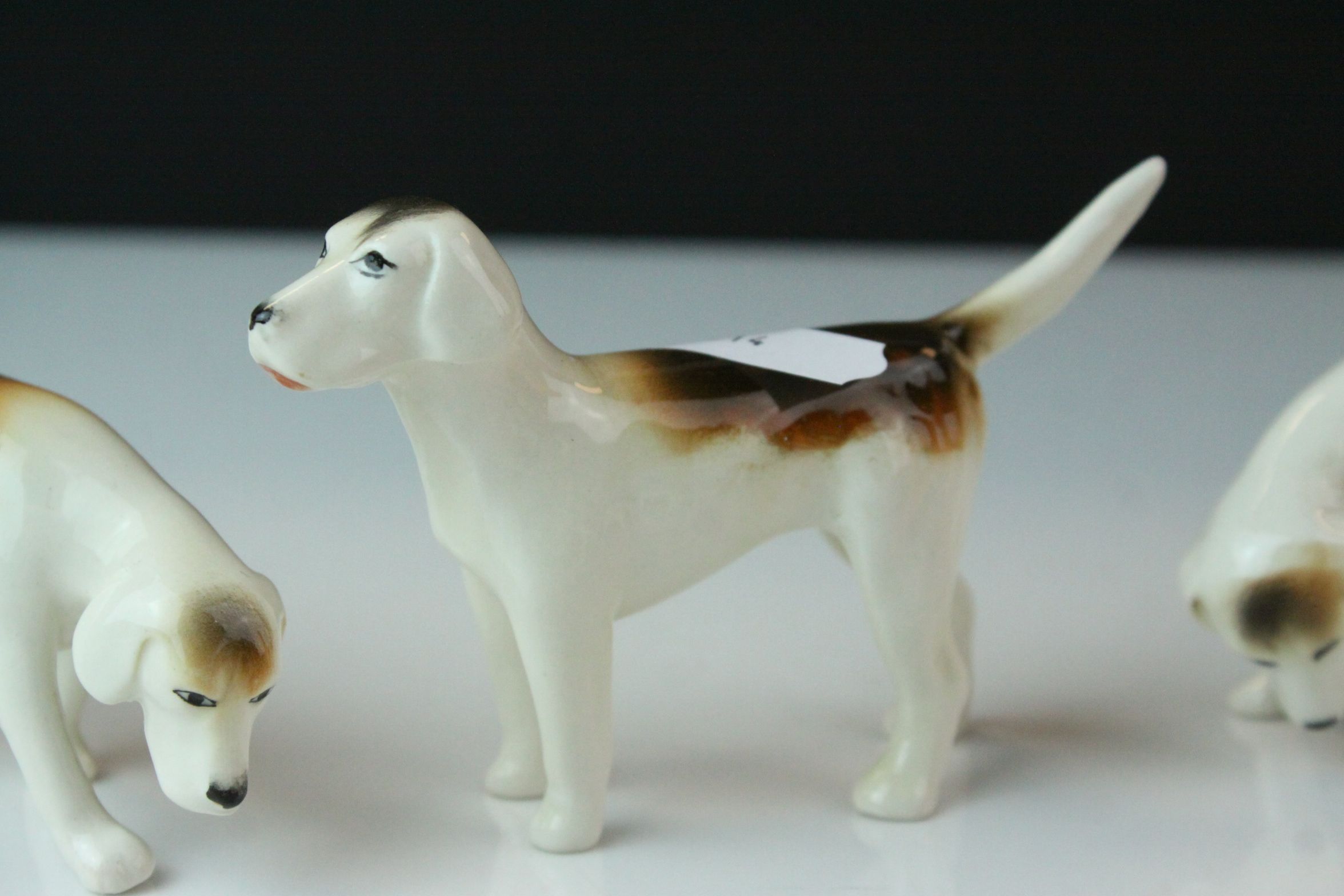 Beswick Fox model 1440 and Seven Beswick Fox Hounds including one model 941, two model 942, two - Image 10 of 12