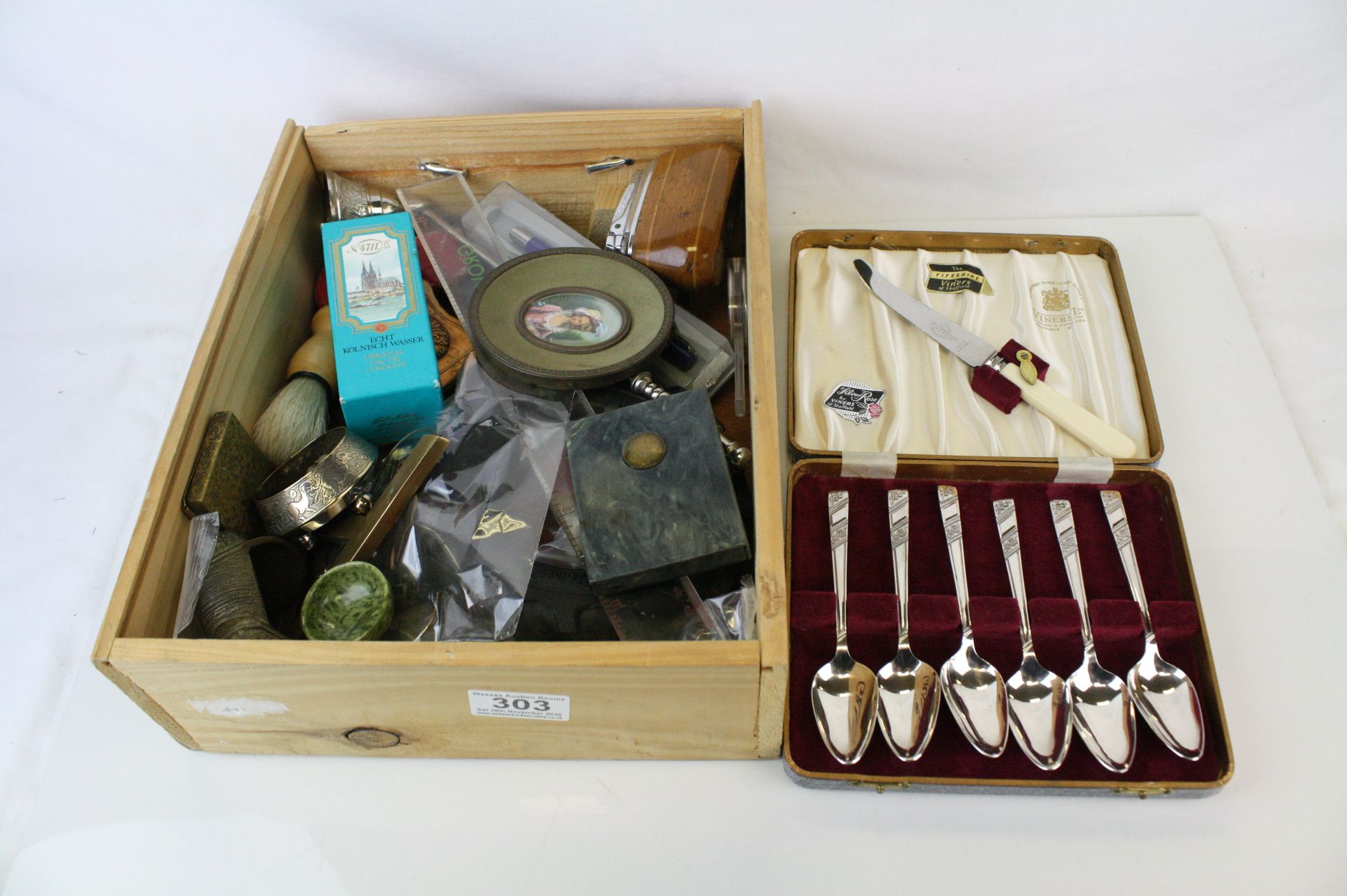 A box of mixed collectables to include Lighters, badges, glasses and pens. - Image 5 of 5