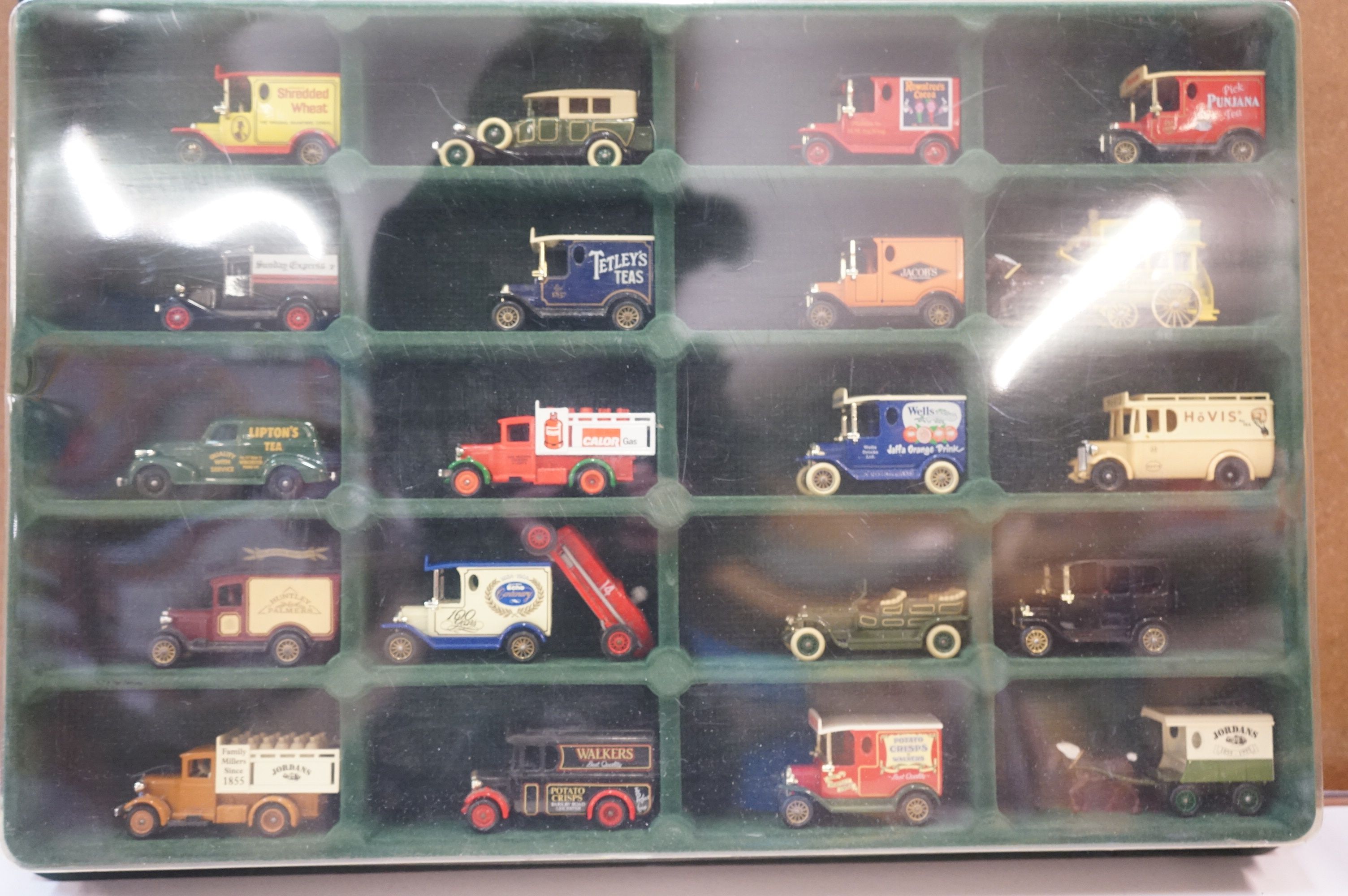 Large collection of playworn Diecast vehicles to include Days Gone, Matchbox, Dinky, Corgi, - Image 5 of 5