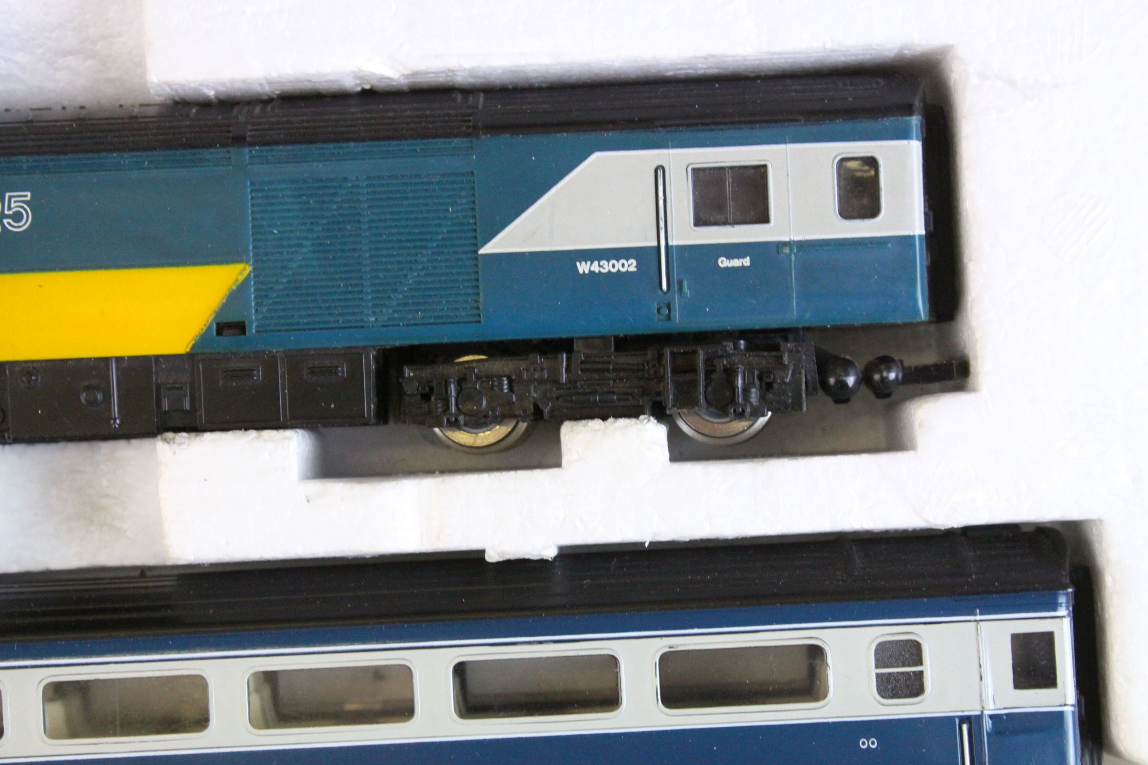 Boxed Hornby OO gauge R332 High Speed Train Pack, complete - Image 5 of 7