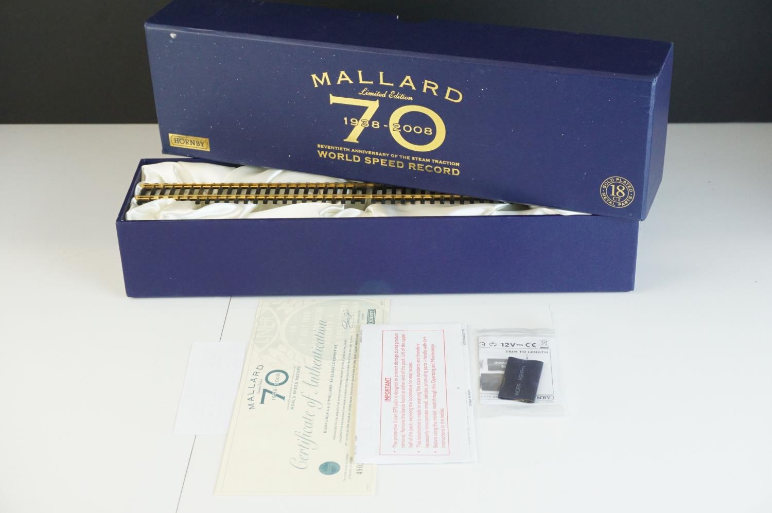 Boxed ltd edn Hornby R2684 18ct gold plated OO gauge Mallard 1938-2008 70th Anniversary of the Steam - Image 6 of 10