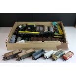 38 Hornby, Bachamnn & Airfix OO gauge items of rolling stock, all wagons, trucks & flatbeds