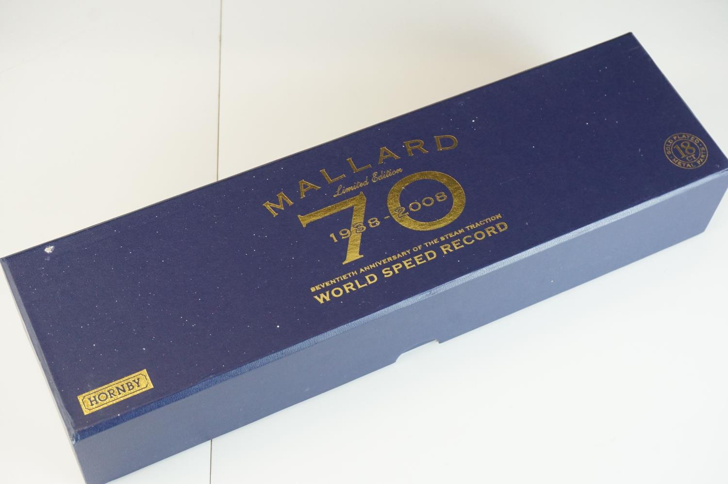 Boxed ltd edn Hornby R2684 18ct gold plated OO gauge Mallard 1938-2008 70th Anniversary of the Steam - Image 10 of 10