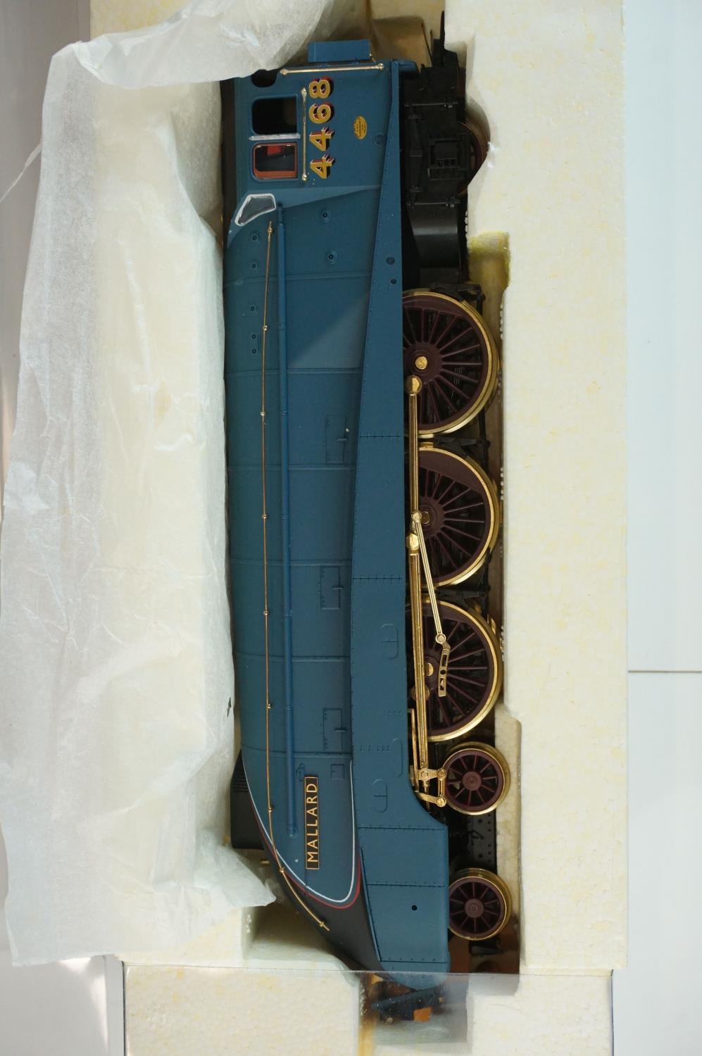 Boxed ltd edn Hornby R2684 18ct gold plated OO gauge Mallard 1938-2008 70th Anniversary of the Steam - Image 2 of 10