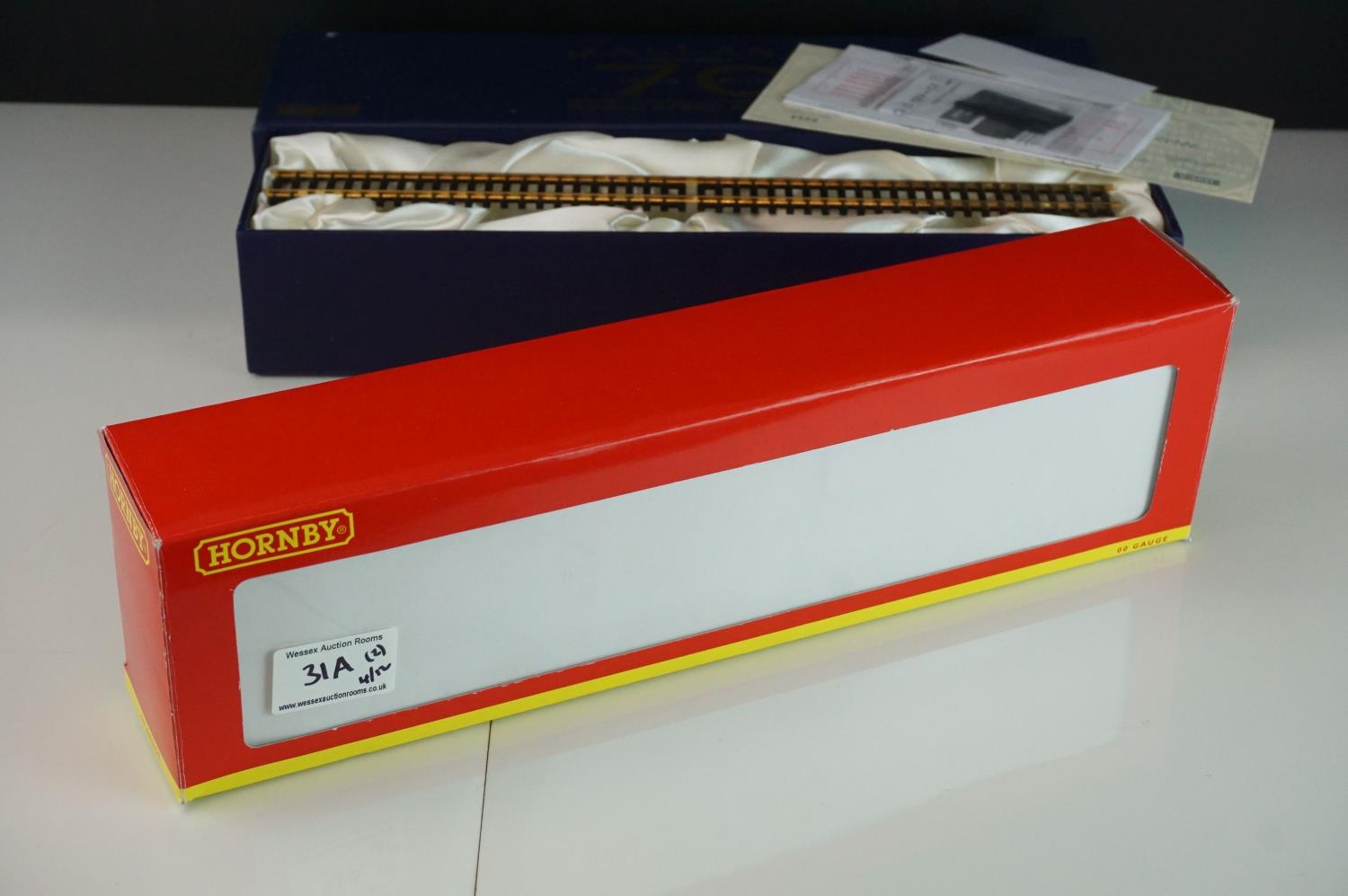 Boxed ltd edn Hornby R2684 18ct gold plated OO gauge Mallard 1938-2008 70th Anniversary of the Steam - Image 5 of 10