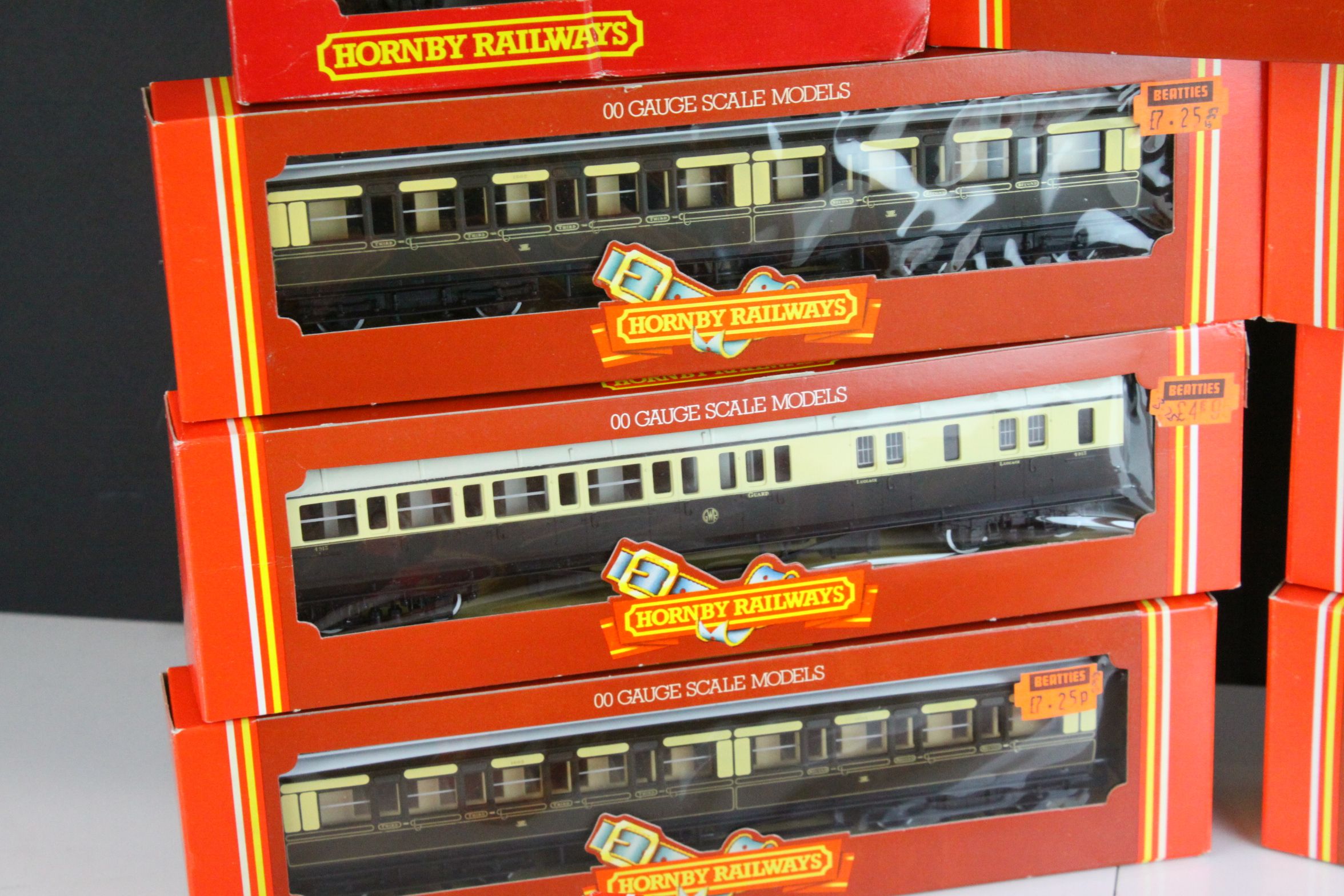 16 Boxed Hornby OO gauge items of rolling stock to include 2 x R122, 2 x R456, 2 x R457, R123, 3 x - Image 3 of 8