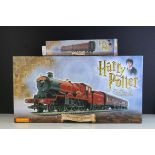 Boxed Hornby OO Gauge Harry Potter and The Chamber of Secrets Hogwarts Express electric train set,