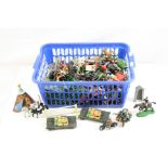 Quantity of mainly Britains plastic soldiers, figures & accessories to include American Civil War,