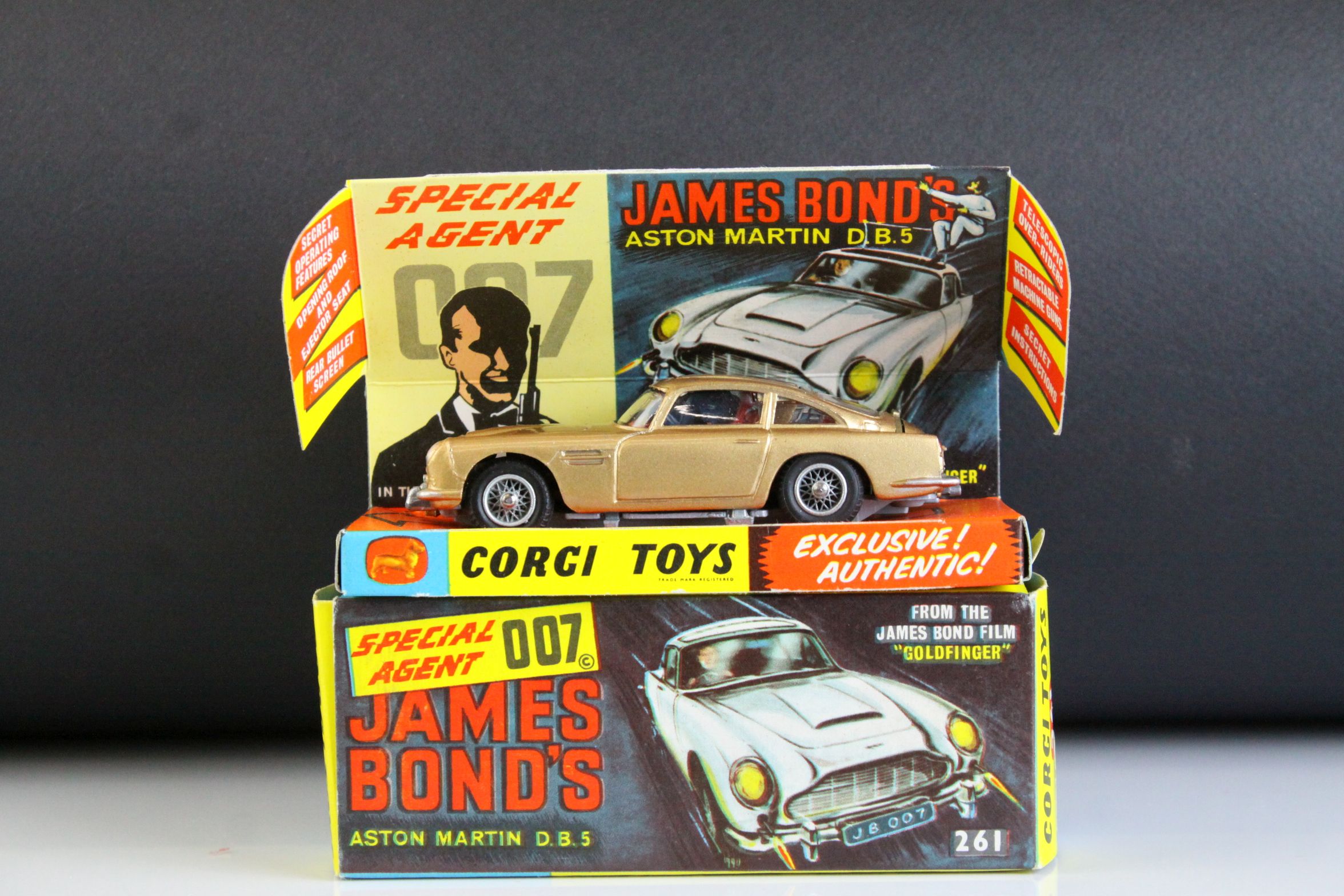 Boxed Corgi 261 James Bond 007 Aston Martin diecast model, complete with figures, unused