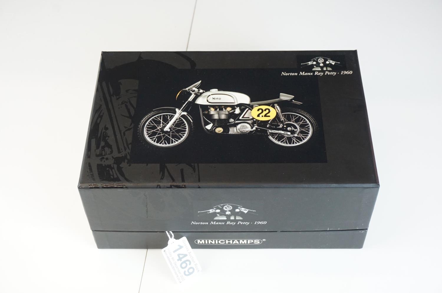 Boxed 1/12 Paul's Model Art Minichamps Classic Bike Series Norton Manx Ray Petty diecast model in - Image 8 of 8