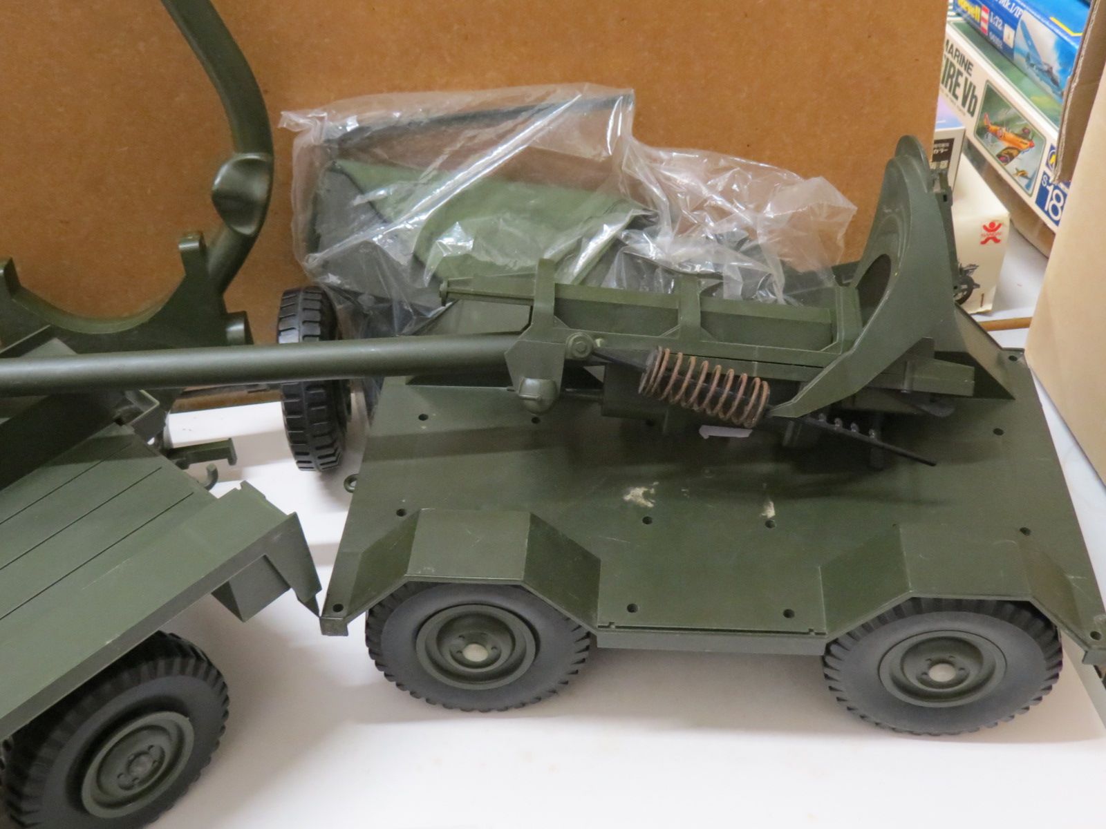 Two original Palitoy Action Man vehicles to include Army Landrover and 105mm Light Gun, with - Image 5 of 5