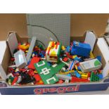 Lego - Collection of 1980s Lego System including bricks, minifigures and road lay outs