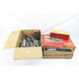Quantity of OO gauge model railway to include boxed Triang R1X train set, incomplete but with