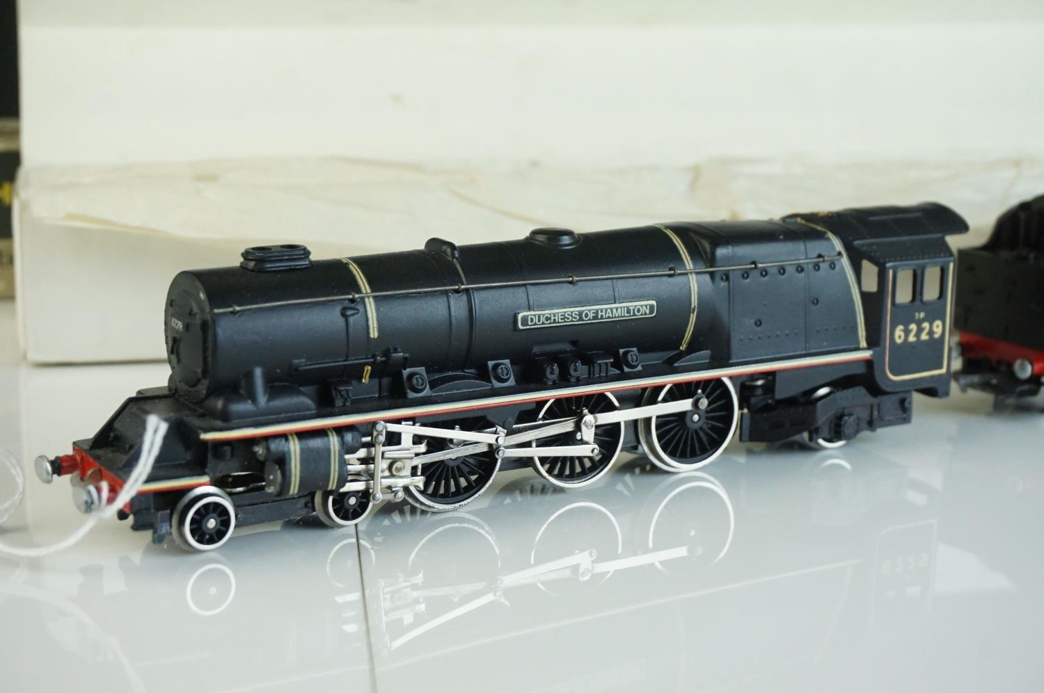 Boxed Wrenn OO gauge W2241 4-6-2 Duchess of Hamilton 4-6-2 with tender, with instructions - Image 2 of 8