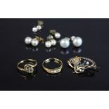 Two pairs of pearl 9ct yellow gold stud earrings, a 14ct gold brooch (af) a seed pearl 18ct yellow