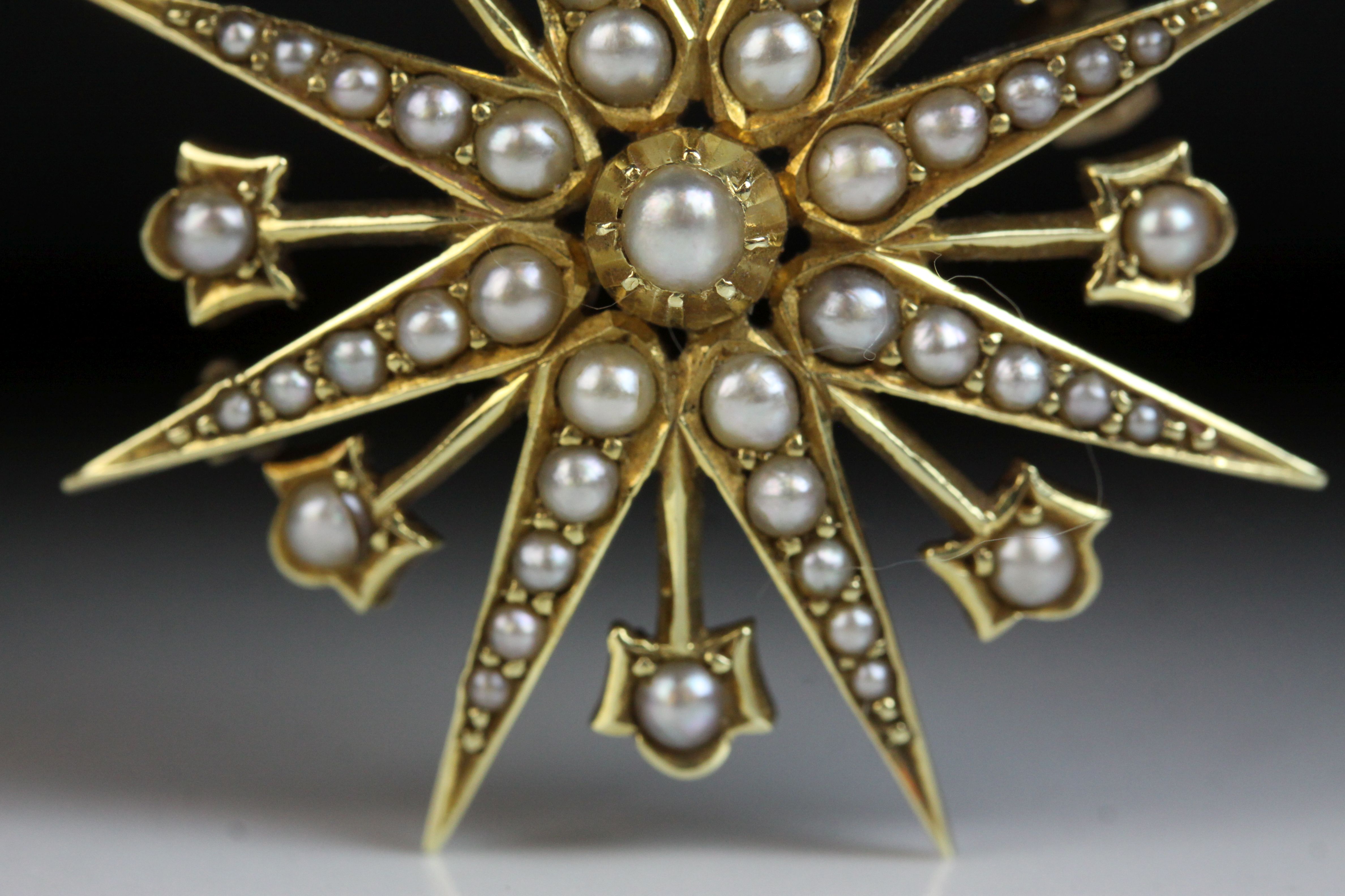 Edwardian seed pearl 15ct yellow gold pendant brooch, eight pronged star full set with graduated - Image 2 of 6