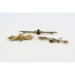 Three Victorian 9ct gold bar brooches, with steel pins (af)