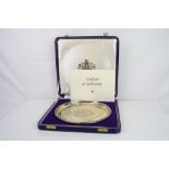 Commemorative silver salver to commemorate the Royal Silver Wedding Anniversary, no. 319/3000,