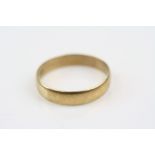 22ct yellow gold wedding band, plain polished, width approx 3.5mm, ring size P½