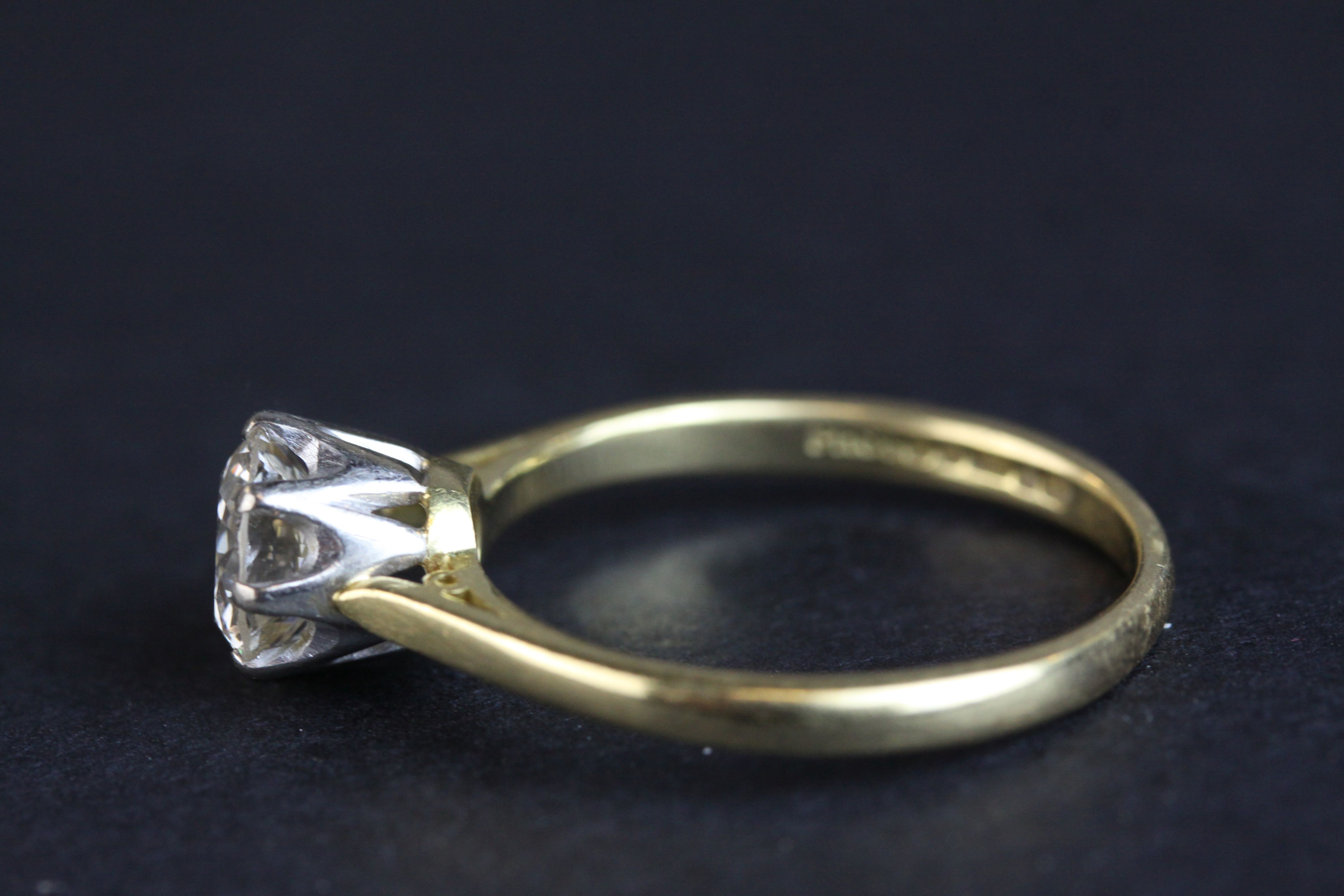 Diamond solitaire 18ct yellow gold ring, the round brilliant cut diamond weighing approx 1.50 - Image 4 of 4