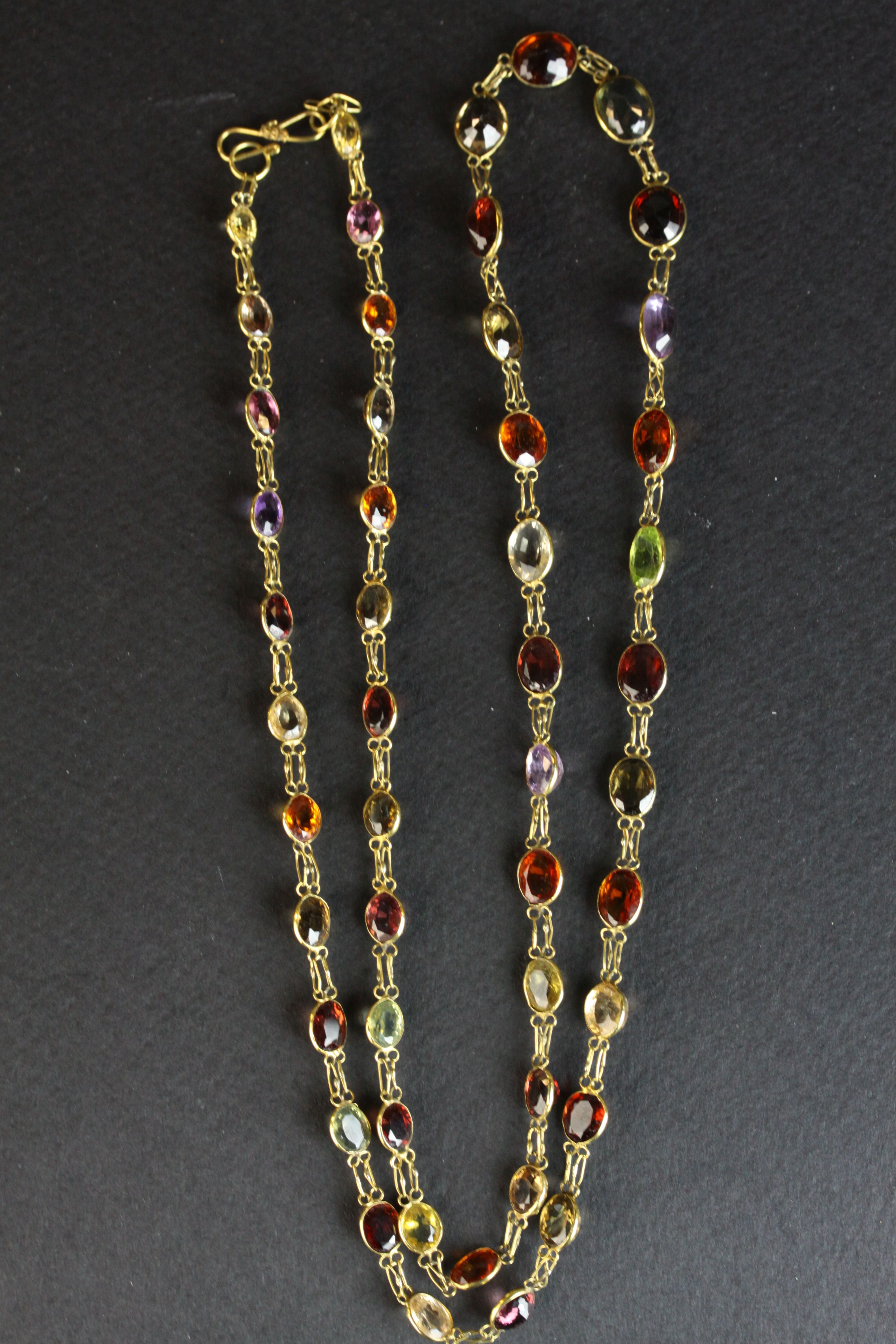 Multi gemstone unmarked yellow gold riviere necklace, comprising garnet, orange garnet, citrine, - Image 6 of 6