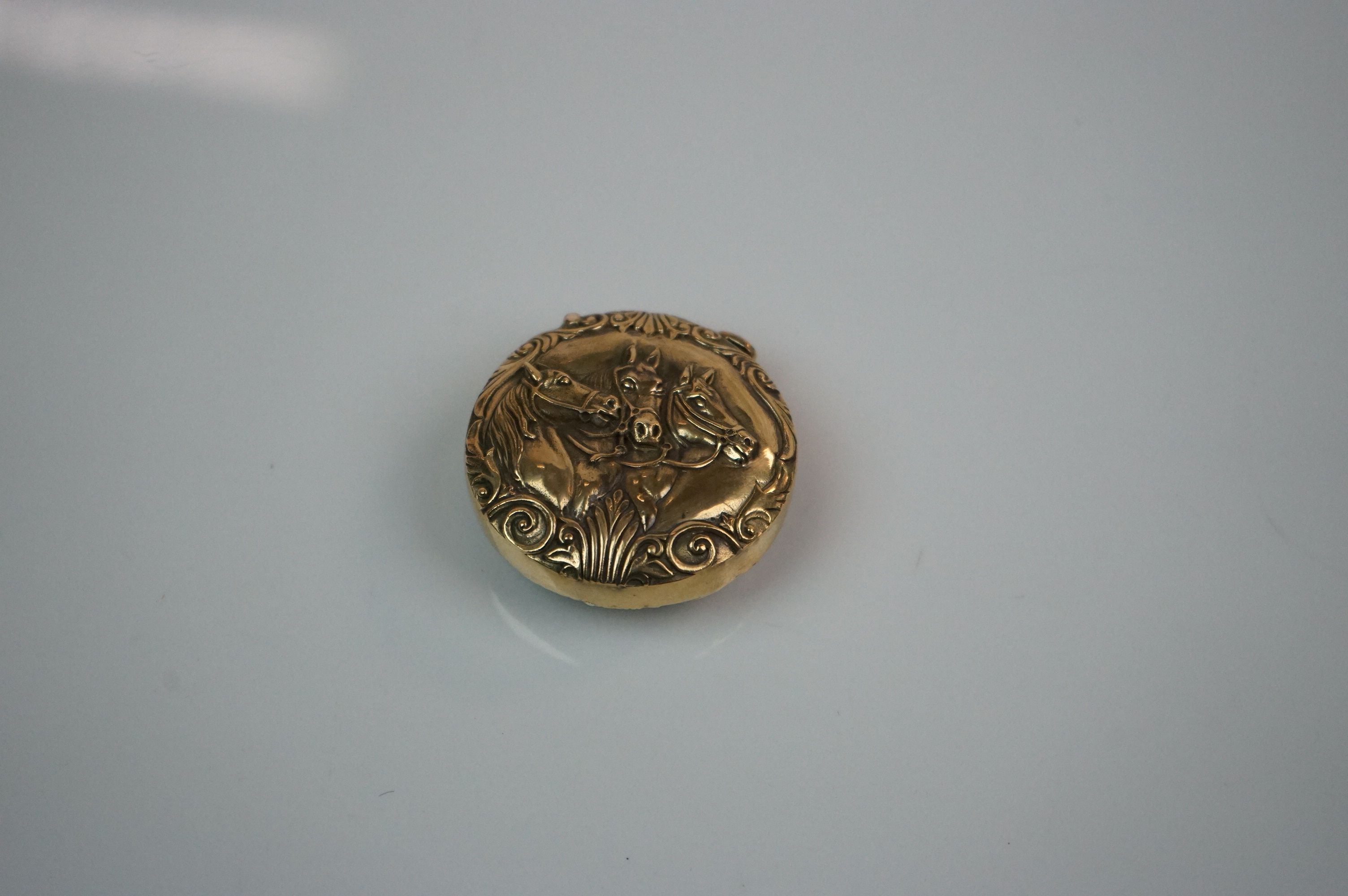 Brass cased Vesta with embossed Horse decoration - Image 2 of 3