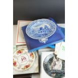 A quantity of Spode and Wedgwood boxed cabinet plates.