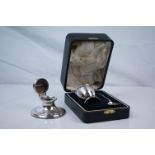 Silver Capstan Inkwell, Birmingham 1907 together with a Cased Silver Egg Cup & Spoon Set, Birmingham