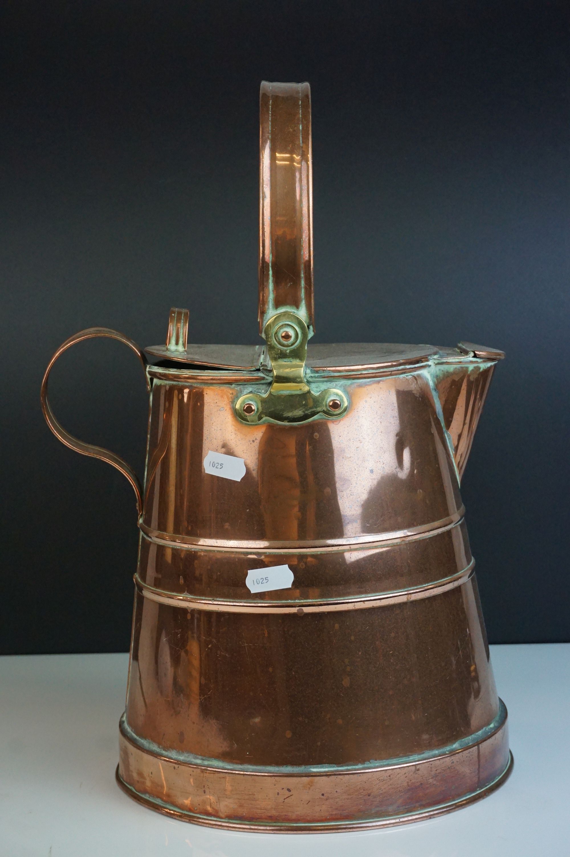 Antique Copper Lidded Milk Churn / Jug with swing handle, 41cms high - Image 2 of 5