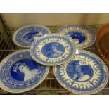 Jubliee and Coronation Wedgwood plates supplied by the Daily Mail, 5 items