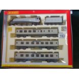 Hornby train pack, in original packaging, OO-Gauge, Silver Jubilee Train, tender and 3 carriages,
