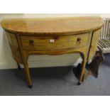 Georgian period bow fronted mahogany sideboard on tapering supports comprising 2 x bow fronted