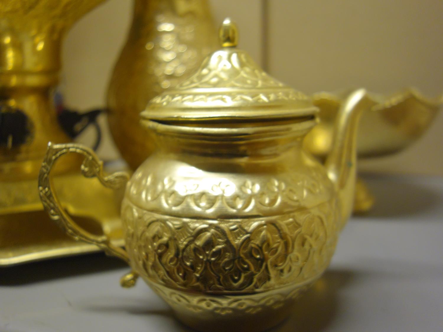 Salamander, a gilt kettle with tray, tea pot, jug and sugar basin est 20-30 - Image 3 of 4