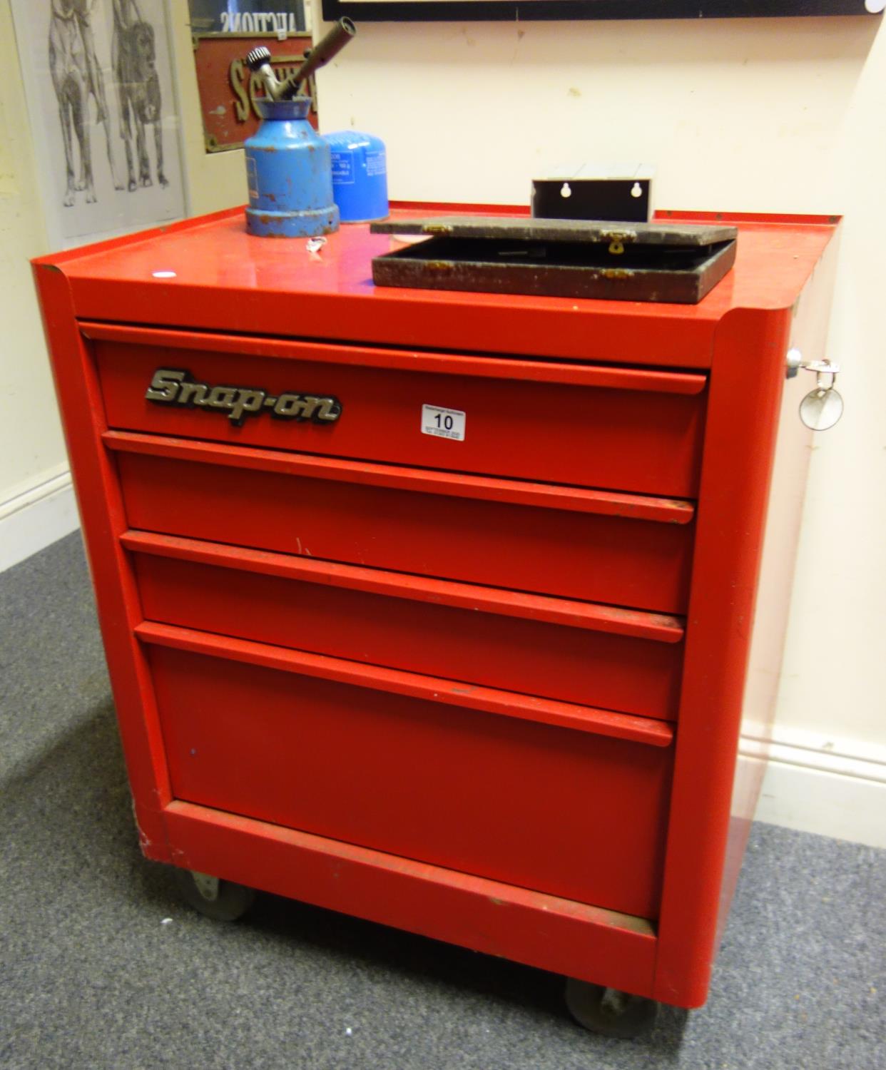 Snap-On a red enamel tool chest with various good quality tools enclosed including a tap and dye - Image 2 of 16