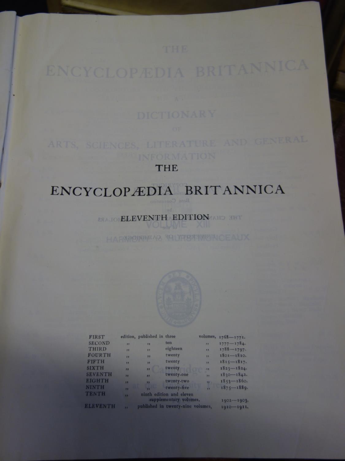 Encyclopedia Britannica, 11th edition,31 in leather bounding , 1910-1911 includes hard back index - Image 5 of 7