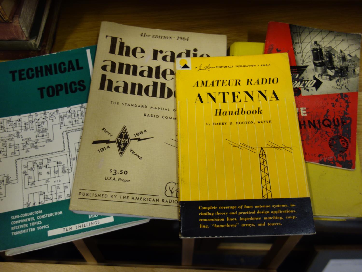 Amateur 6 x books on Technology including technical Tropics, Amatures hand book, Circuit Theory - Image 3 of 4