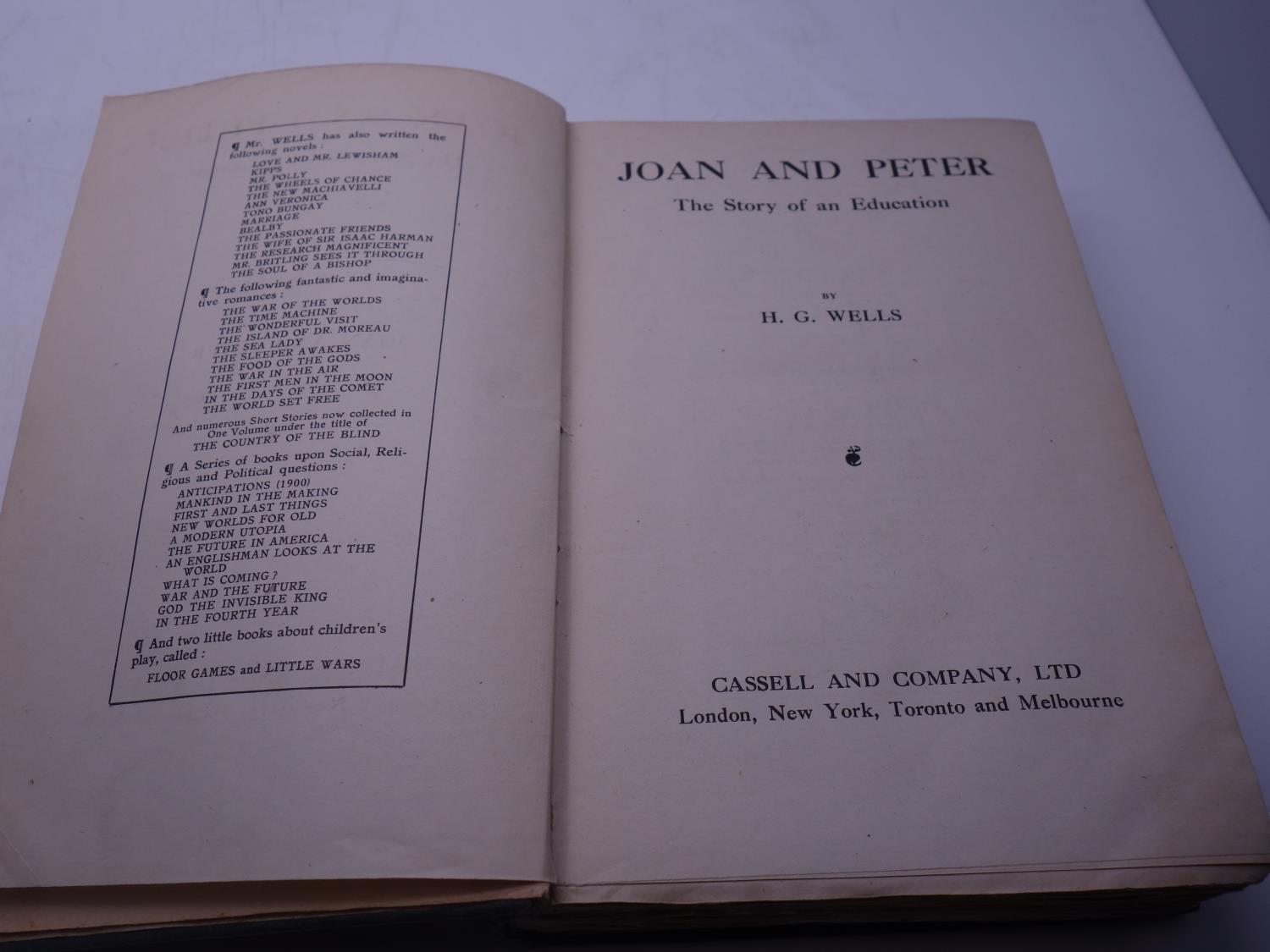 H G Wells signed copy of Joan & Peter First Edition green hard back cover publishers Cassell & Co - Image 3 of 9