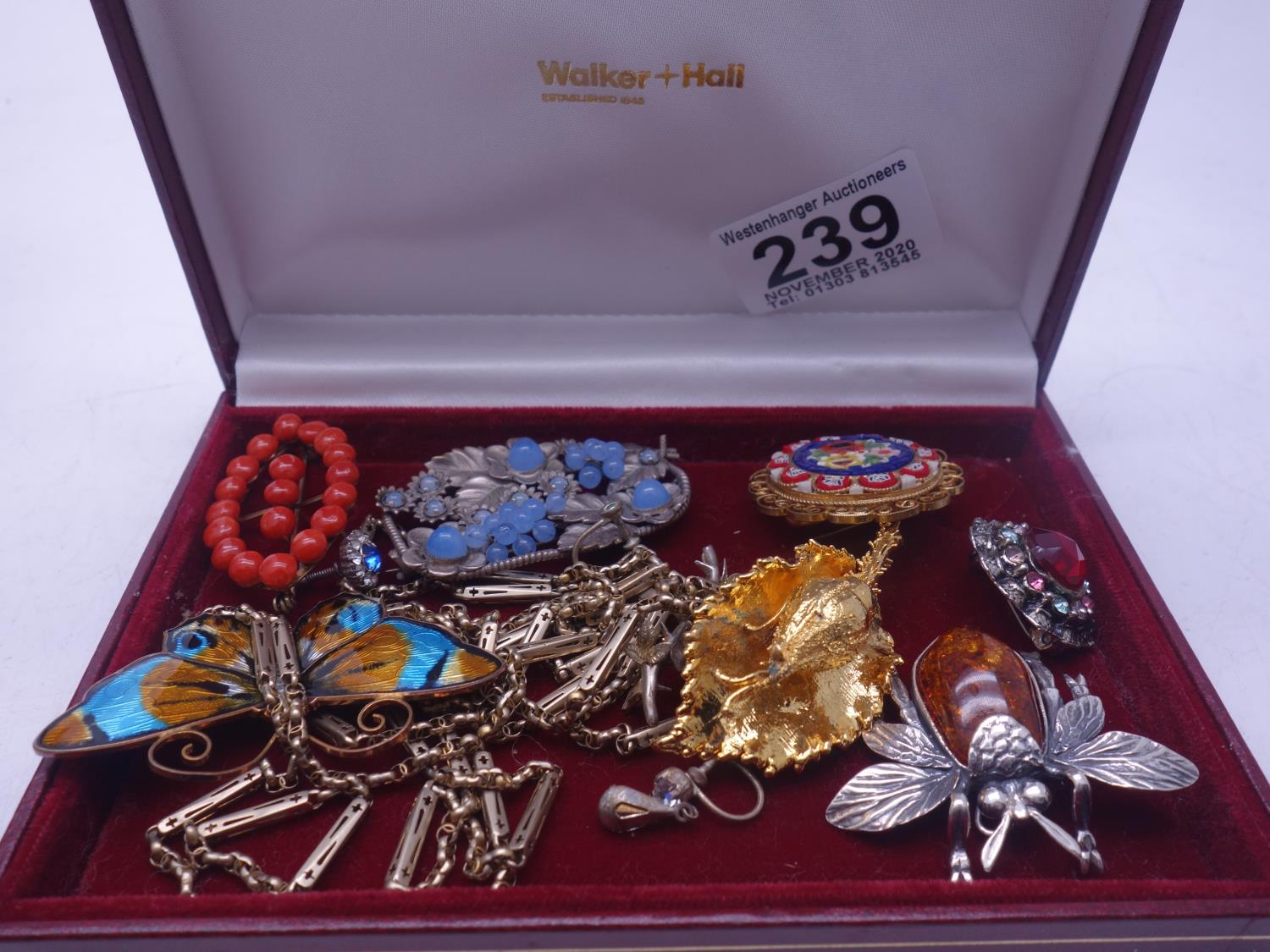 Selection of various costume jewellery including enamel brooches, and 1 x micro-mosaic Italian