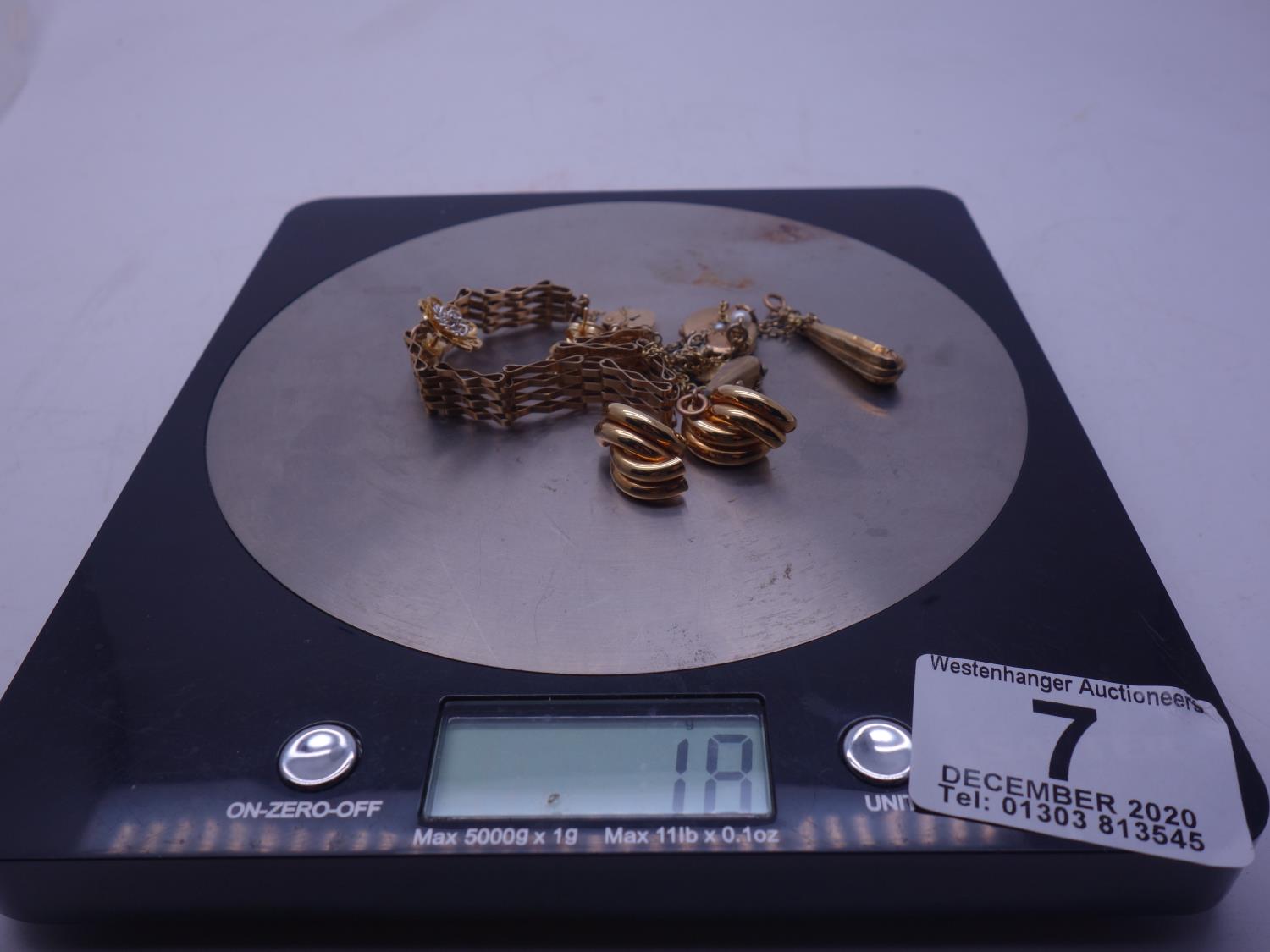 Selection of 9ct GOLD h/m items, 19 grams includes delicate gate bracelet and pair of earrings,