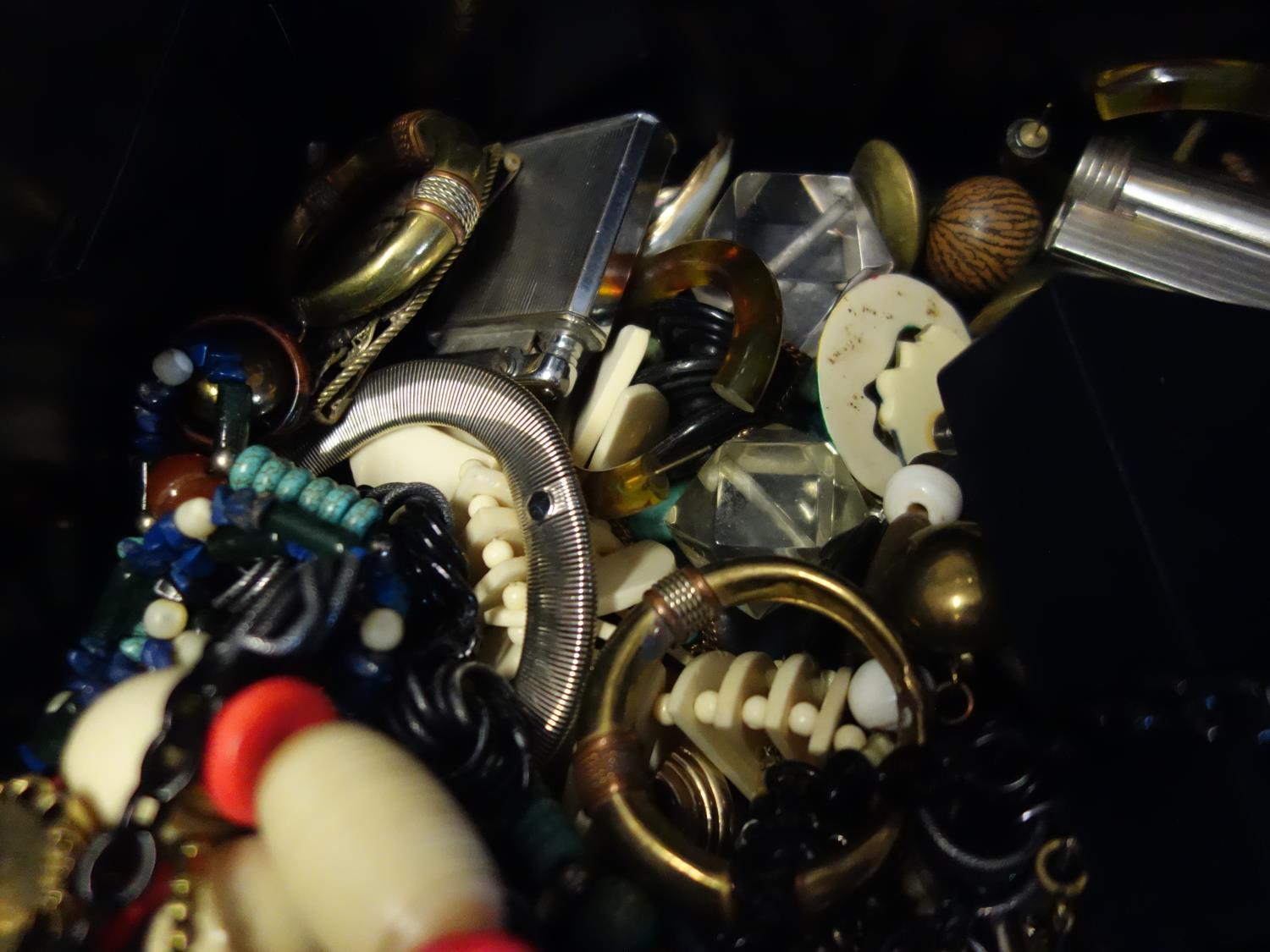 Amount of costume jewellery and various other beads, - Image 3 of 3