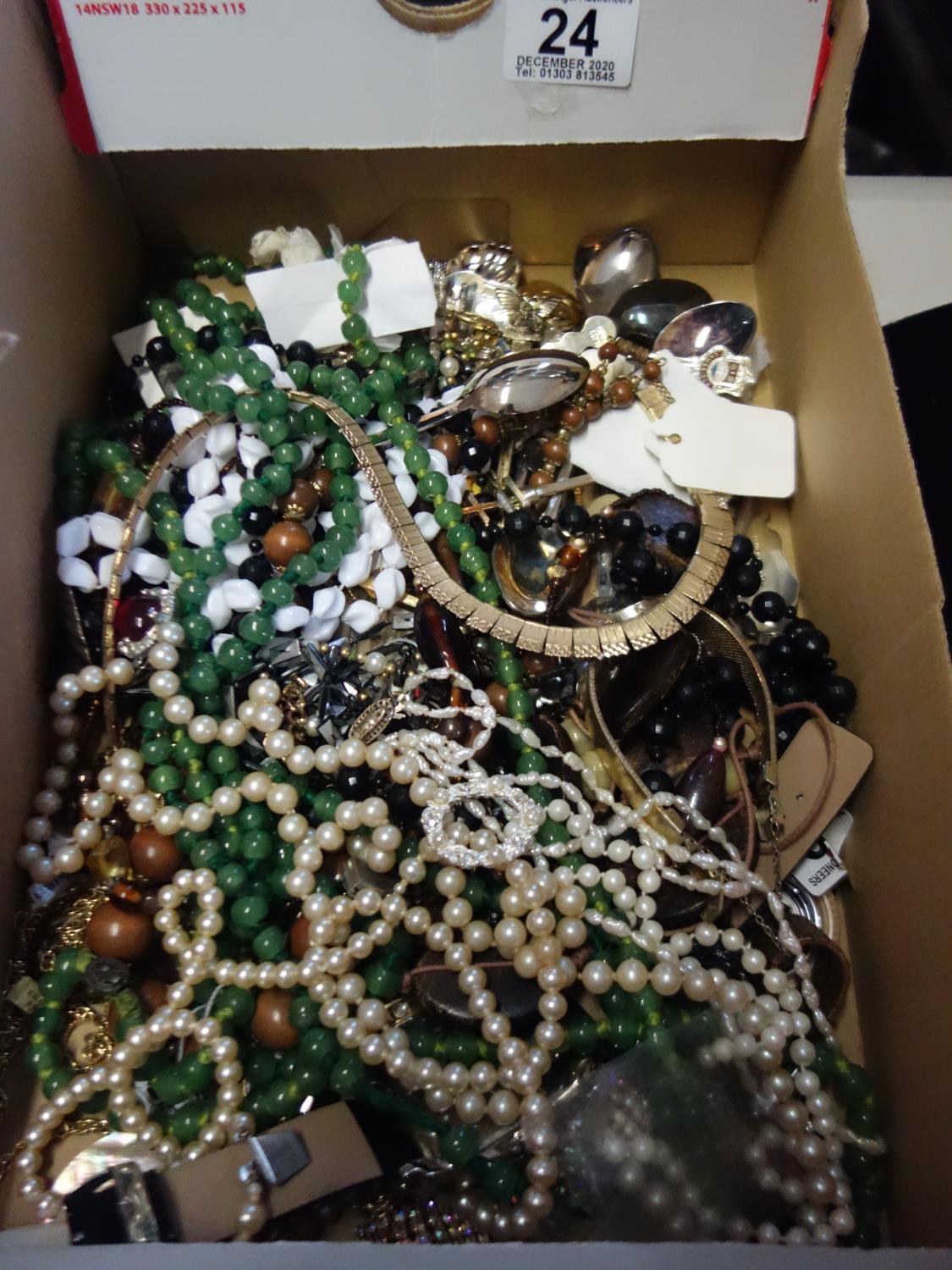 Amount of costume jewellery and various other beads,